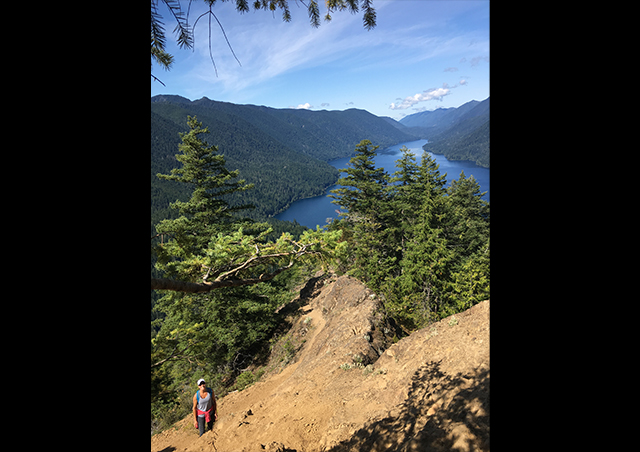 Hiking Storm King in Olympic National Park, WA. A climb to 4500 ft to soak in the view of Lake Crescent, a 624 ft deep glacier-carved lake. Worth every step!